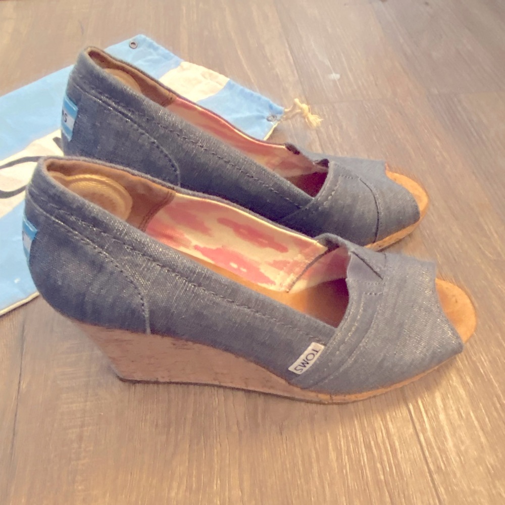 Toms Wedge Shoe